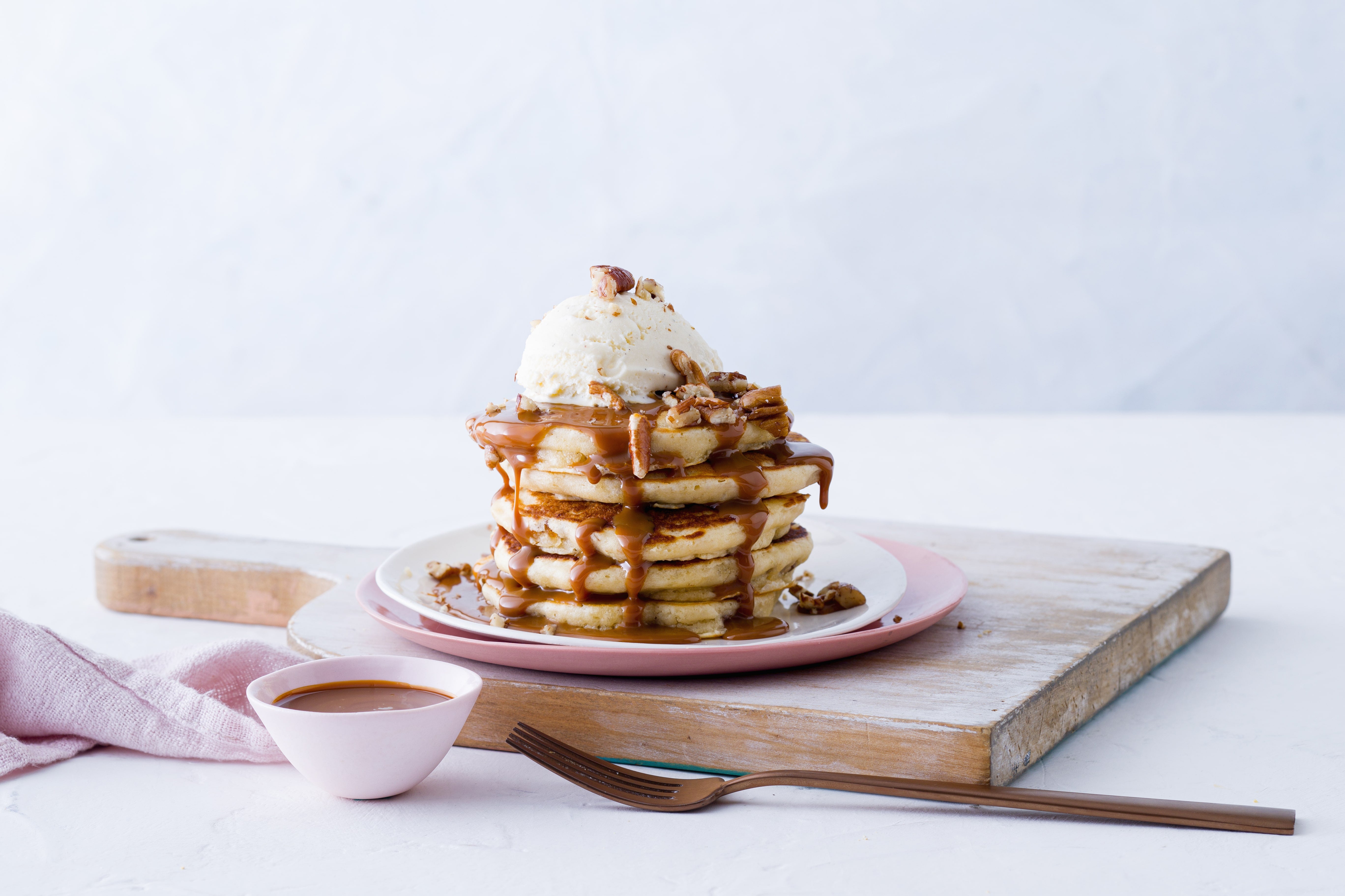 STICKY DATE PANCAKES WITH DULCE DE LECHE SAUCE Recipes